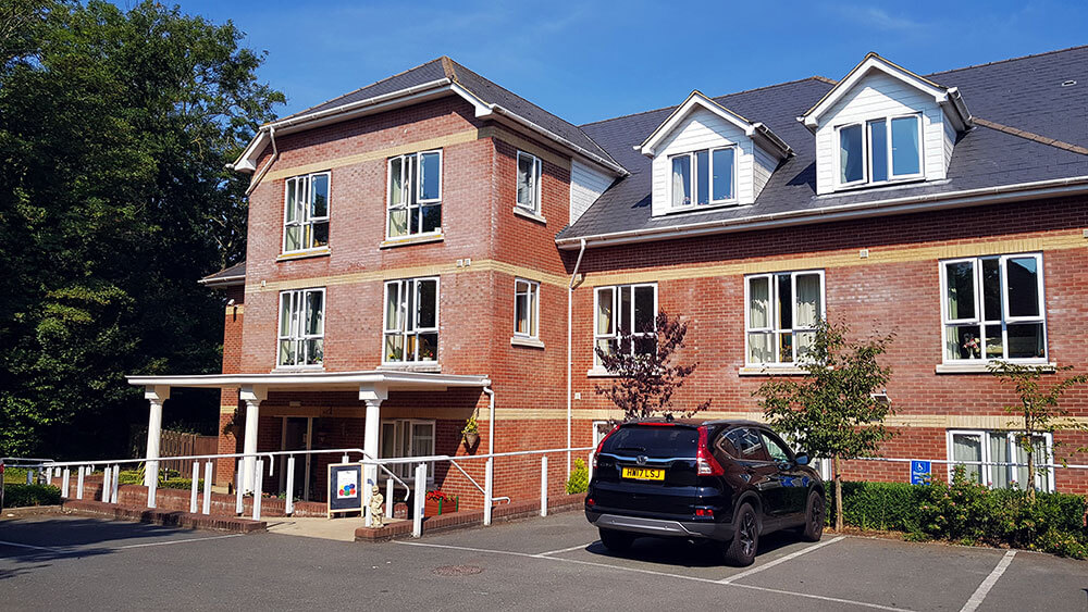 Care-home-in-Isle-of-Wight-(1)