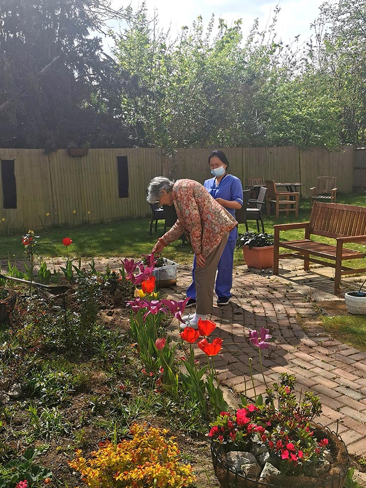 sensory-gardens-for-dementia
